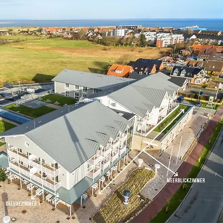 Easy Living Hotel