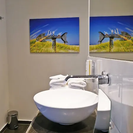 Easy Living Hotel 3*