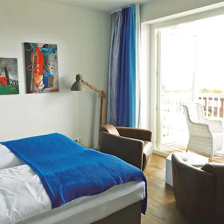 Easy Living Hotel