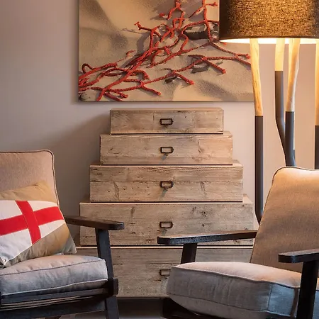 Hotel Easy Living 3*