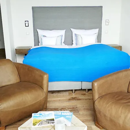 Easy Living Hotel 3*