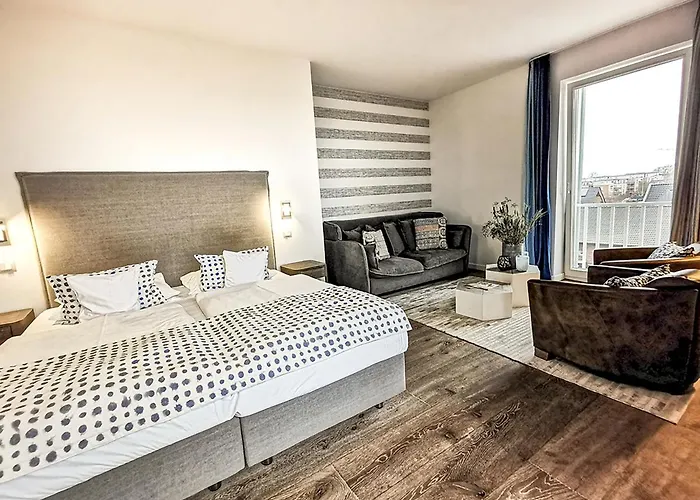 Hotel Easy Living 3*