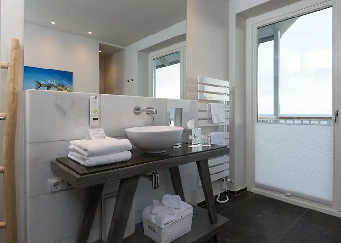 Hotel Easy Living List